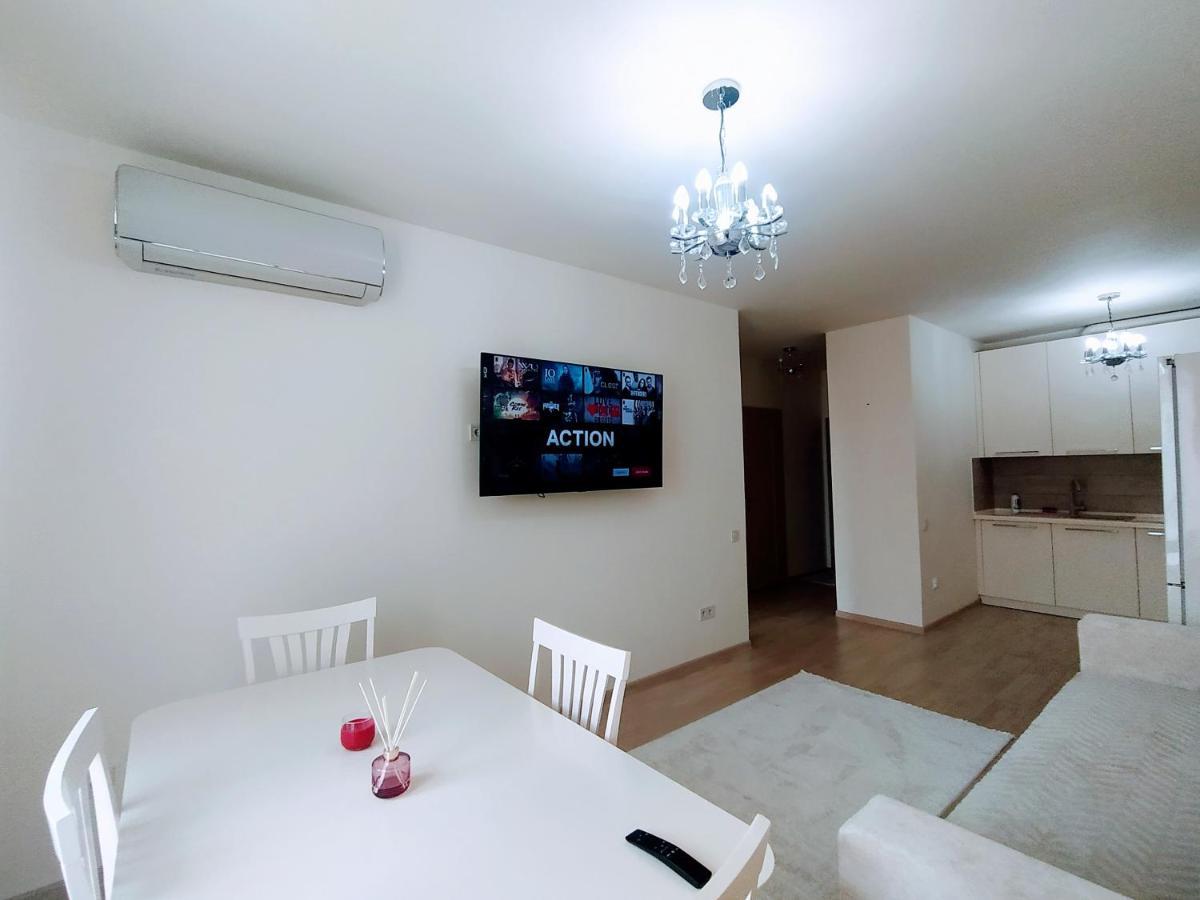 Vanilla Vip Apartment Lviv Bagian luar foto