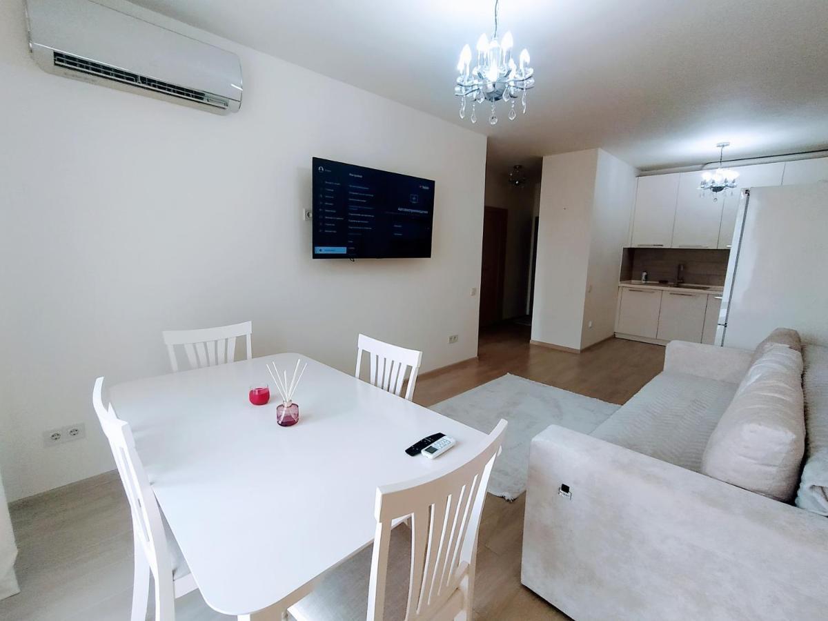 Vanilla Vip Apartment Lviv Bagian luar foto