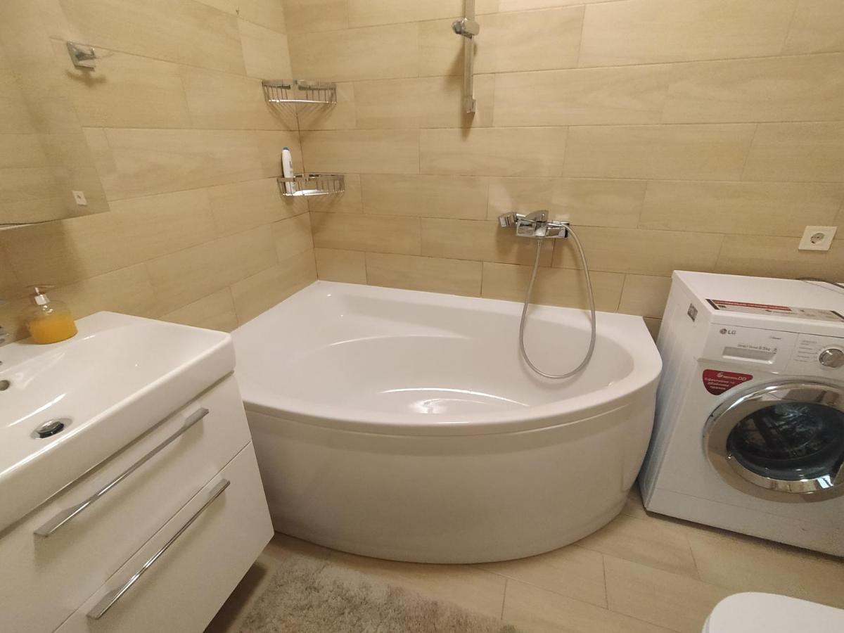 Vanilla Vip Apartment Lviv Bagian luar foto